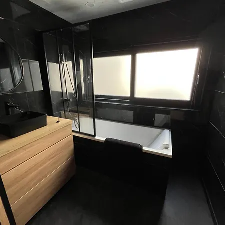 Appartamento Maison Moderne 700 M De La *